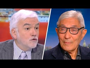 “Boualem Sansal is attacked by France Inter but he goes on their show, it’s paradoxical!” (Pascal...