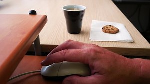 「Locked Shot Hand On Computer Mouse」の動画素材（ロイヤリティフリー）1035598733 | Shutterstock