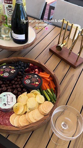 Just call me Picasso #foryou #painting #paintandsip #kmartfinds #paintbynumber #foryoupag #aesthetic #cocktails #platter @kmart australia @elizabethpaine6