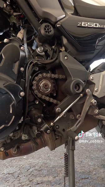 Struggles with my Kawasaki Z650RS Sprocket Nut