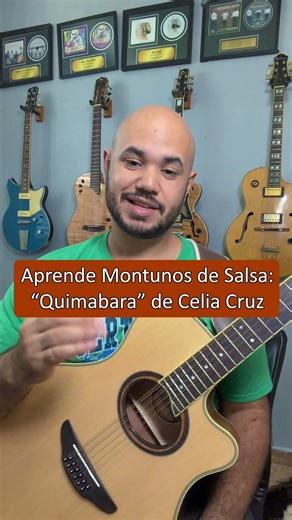 Celia Cruz y Johnny Pacheco lanzaron un álbum increíble en 1974 titulado "Celia y Johnny", en el que incluyeron uno de los temas de salsa más icónicos: "Quimbara". Hoy vamos a analizar más de cerca el riff de montuno interpretado por el gran Papo Lucca, quien participó en este álbum. He transcrito esta parte y la he escrito en las 12 tonalidades para que puedas usarla en cualquier otra canción con esta progresión. Las tablaturas están en Patreon, ¡comenta "guitarra" para obtener el enlace! Usand