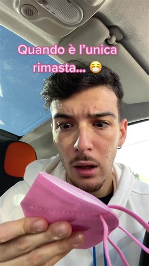 Demonstrating a Pink Surgical Mask: Elasticity and Comfort