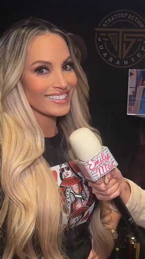 Bully Ray Dudley gave Trish Stratus the best table bump of her career #wwe #wrestlemania