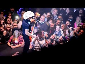 Brad Paisley - She's Everything (live in Stockholm)