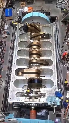 59K views · 205 reactions | Check out the world's biggest ship engine! You won't believe it exists! ⚙️ #EngineeringMarvels | The space | Facebook