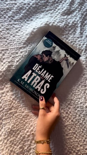 🖤𝐀𝐑𝐀🖤 on Instagram: "🖤De mis mejores lecturas del año sin duda alguna🖤 Sólo puedo deciros que lo leáis YA DE YA. Tags: #bookstagrammer #bookworms #bookworm #booklovers #bookaesthetic #bookcommunity #reelsviral #fyp #librosenespañol #lectores #books"