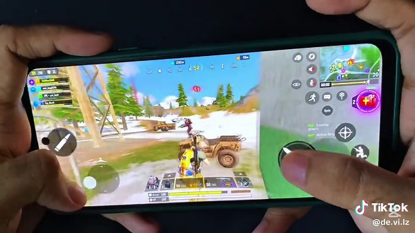Battle Royale Gameplay Insights with Handcam Techniques