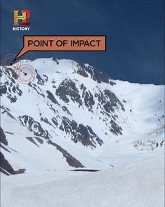 1.3M views · 32K reactions | Aunque se produjo esta tragedia a los 3600 metros de altura, el avión estuvo a metros de desintegrarse contra la montaña.  Todo esto y más en tu pantalla de History #MilagroEnLosAndes | HISTORY | Facebook