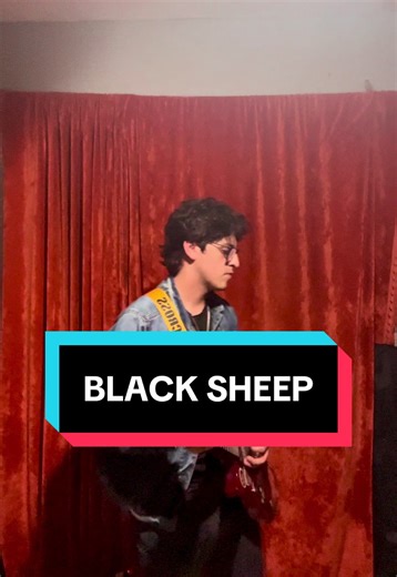 Les recomiendo leer el comic de scott pilgrim 👍👍 Black sheep de Metric y brie larson #BlackSheep #MetricCover #ScottPilgrim #IndieRock #AltRock