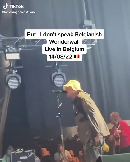 Liam Gallagher Performs Wonderwall in Belgium 14/08/22