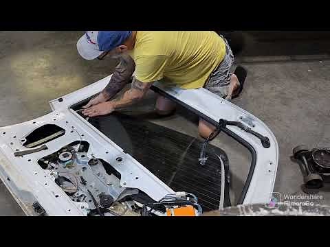 How to remove rear hatch glass 3rd gen 4runner. Time to get your glass outta there.