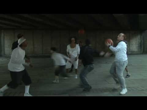 Transport for London: Do The Test (Moonwalking Bear)