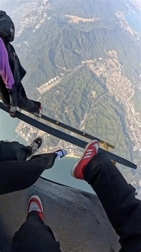 Experience the Thrill of Skydiving Adventure