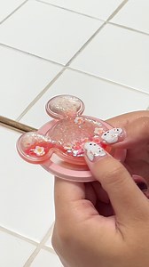  Brighten your phone with the 李 Tidepool Earridescent Daisy Charm phone grip  from the Disney Spring collection…yes, it is 鱗 MagSafe! | PopSockets | Facebook