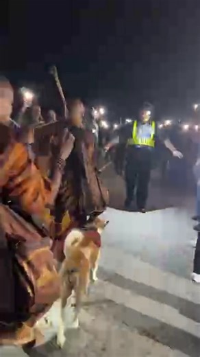 🔴 Tonight’s arrival at our night rest stop in Hogansville, GA. Day 63 - 12/27/2025. We are so grateful to all supporters for the wonderful crowd that gathered to welcome us here. Your kindness made this evening truly special! May you and all beings be happy and at peace.🙏 #WalkForPeace #BuddhistMonks #AlokathePeaceDog | Walk for Peace