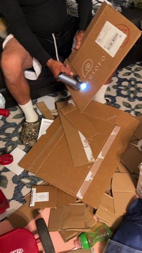 Optimiza tu tiempo de limpieza y reciclaje. 📦 Estas tijeras eléctricas son la herramienta necesaria si manejas un volumen alto de paquetes diarios. Inalámbricas, potentes y muy fáciles de usar. #creadores #reciclaje #organización #herramientas #unboxing