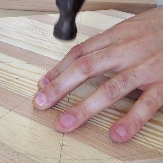 DIY Rustic Clock From Recycled Wood #woodworking #woodcrafts #woodenclock