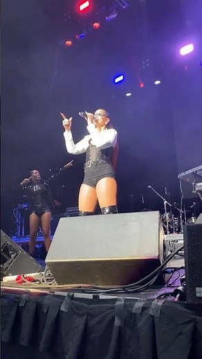 Mya Performing “Ghetto Superstar” Live on Tour