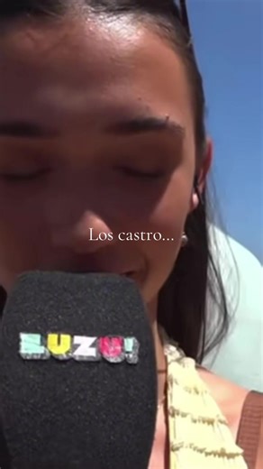 Juli Castro y el Papa Cantando 'A Esa' en Pinamar