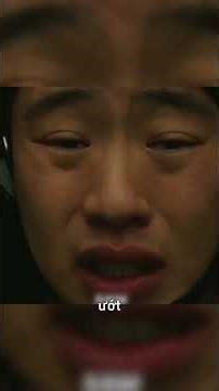 This zoo has no strange animals, it's all people.