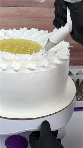 I Created This Beautiful Cake Design with One Simple Technique