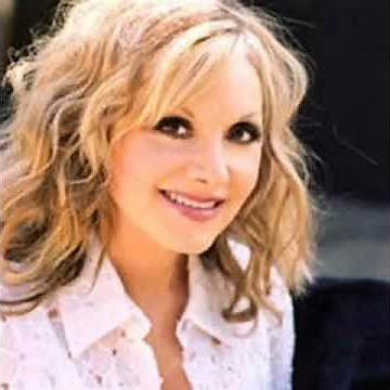 Stella Parton - I Don't Miss You Like I Used To