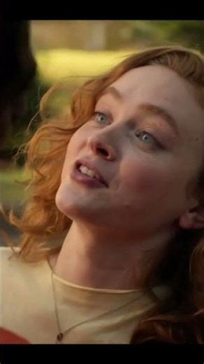 sadie sink lip kiss