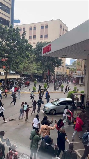 When Everyone Worked Together. Before Goonism Invaded Protests..Patriotism #onlinecommunityke