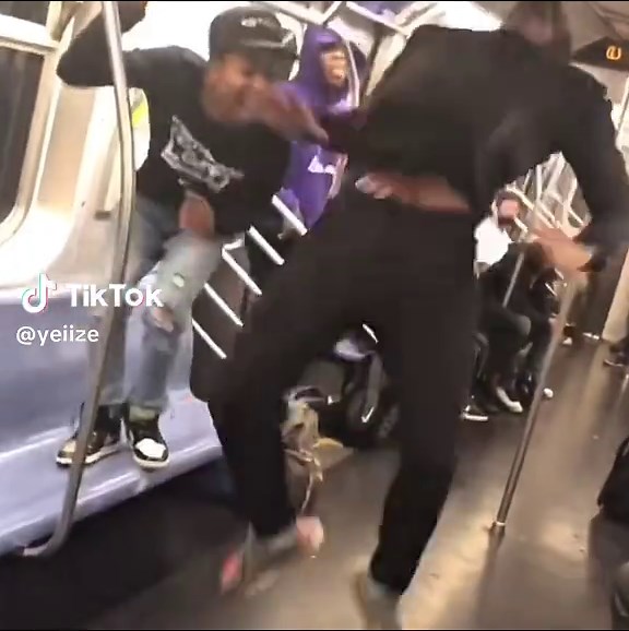 #fypシ #clarence #funnyedit #viral #fyp | clarence intro