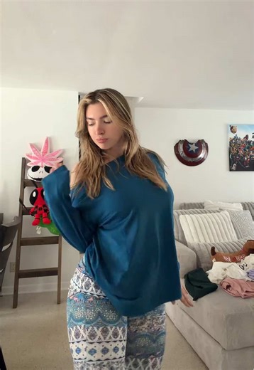 Carley (@carleycakeee)’s videos with original sound - H3adband🟡