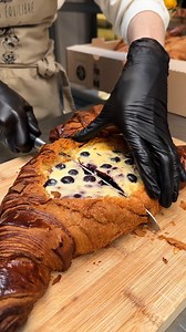 753K views · 1.1K reactions | Giant Croissant Blueberry Cheesecake! A cheesecake dream wrapped in croissant 縷 | Chefclub Network | Facebook