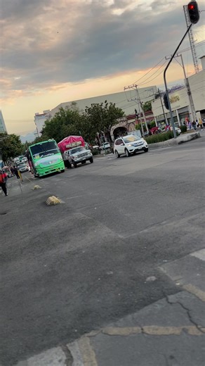 Un zafi algo bierno #hambreados_company🇫🇷 #lasensaciondelbarrio🥴 #camionestuning_cdmx👑 #hambreados_low #hambreados_team🐸🏁