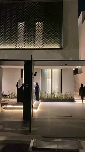 آبائُنا أجدادُنا أحبابُنا أفنو زهرة عمرهم في خدمتنا، دورك الآن لتسعدهم ، أنظمة البيوت الذكية الأسهل لحياتك 🏡 #البيوت_الذكية #المنازل_الذكية #البيت_الذكي #فلل_مميزة #سمارت_هوم #smarthome #smart_home #smart_home_control #smartlife #smart #smartphone #الذكاء_الاصطناعي #ديكورات_حديثة #الصحافة