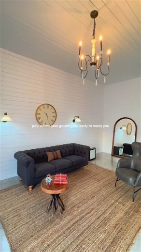 Willow and Pine | Florida Wedding Venue on Instagram: "The wait is OVER — the brand-new Groom’s Suite at Willow & Pine is DONE and it’s a whole vibe. If you thought the wedding day glam was just for the ladies… think again. We created a space built for the guys: comfortable, stylish, masculine, and made for moments that feel laid-back but still look incredible on camera. Think: ✔ Chill lounge vibes ✔ Great lighting for photos ✔ Space for the entire crew ✔ Perfect spot for pre-ceremony hype + rel