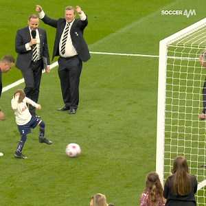 Tottenham fan Ryley Keys was born three months premature, diagnosed with cerebral palsy and told he would never be able to walk. Last night he scored at half-time against Pat Jennings in front of a record attendance at Spurs 🙌 What a beautiful moment for the lad ❤️ | Soccer AM