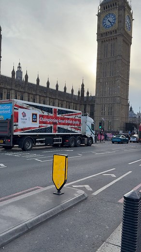 When Dutch engineering meets British history #dutch #british #trucks | The UK Spotter | Facebook