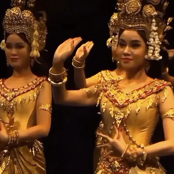 អប្សរាខ្មែរ🇰🇭🤍 #វប្បធម៌ខ្មែរ #🇰🇭🇹🇩 #cambodia #culture #khmer #khmerclassicaldance #khmerapsara #royalballetofcambodia