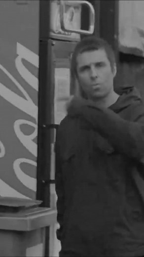 Walking Like Liam Gallagher - How to Nail His Signature Stride