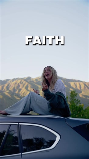 My new song FAITH is out now!! 🙌🏼🙌🏼 #brittnicole #nostalgia #gold #newmusic #courage