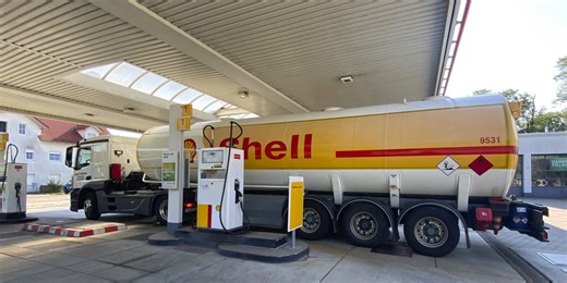 Shell’s Foggy Outlook Sways Investors but Not Politicians