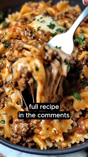 Cheesy Velveeta Bowtie Pasta with Italian Beef Marinara Ingredients For the Italian Beef Marinara: 1½ lbs ground beef 1 tbsp olive oil..... ❤ FULL RECIPE IN THE COMMENTS 🔻🔻🔻 | Michelle Cooking