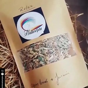 O chá de jasmim é naturalmente calmante e sedativo. Por isso, a bebida pode ajudar quem deseja aliviar o estresse e a ansiedade. Como confirmado em um estudo, essa é uma bebida que beneficia o humor e a função cognitiva, além de promover a produção de serotonina e dopamina. Chá de capim-limão é calmante, expectorante e bom aliado da digestão. . Faça seu pedido RECEBA EM CASA. Direct ou Whatsapp Link direto na bio. . @naturezensaudebemestar Cuidando de você por inteiro! 🧣❤🙏 . #diskcha #curanatu