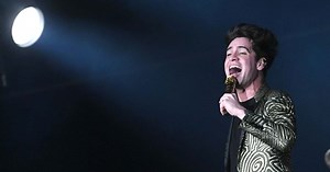 Brendon Urie sings 'Under Pressure' with Jimmy Fallon as Roots drum up magic with makeshift instruments
