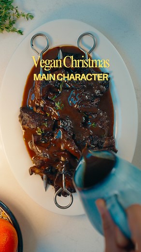 Rachel Ama on Instagram: "The plant based Christmas MAIN Character One of 5 recipes I’m making this Christmas - and yes, even the meat-eaters ask for seconds. Want the full recipe? Just comment “Christmas recipe” below and I’ll DM you the link for free, as always🎄💛 These agave soy glazed oyster mushrooms are pan-seared ‘til golden and crispy-edged, then covered in a rich, herby gravy made right in the same pan. I didn’t of course use @amas.sauces Jerk Marinade Perfect for your vegan Christmas 