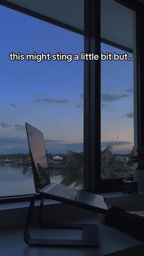 We’ve all had those moments: “I studied so hard for that exam, but when I sat down, I didn’t know how to answer anything.” But what if the issue isn’t the exam’s difficulty… but the way you’re studying? If your idea of “studying” is sitting at your desk for hours, passively reviewing your notes, I hate to break it to you but that’s not going to cut it for a biology exam covering 10 chapters and worth 50% of your grade. What you really need is to incorporate active recall. Start by planning your 