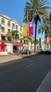 A Tempest Grey Rolls-Royce Spectre cruised through Beverly Hills in silent, all-electric elegance. Starting at over $420,000, the Spectre is Rolls-Royce’s first fully electric model, blending cutting-edge EV tech with timeless luxury. Fun fact: it has over 700 pounds of sound-deadening to preserve the legendary “magic carpet ride” even without an engine. #RollsRoyceSpectre #TempestGrey #ElectricLuxury #BeverlyHillsCars #EVSuperluxury #RollsRoyceEV #Spectre #CarSpottingBH #SilentPower #UltraLuxur