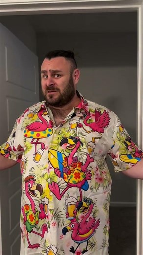 It’s pool party time and I’m ready thanks to @hardaddy official with these awesome shirts! #hawaiian