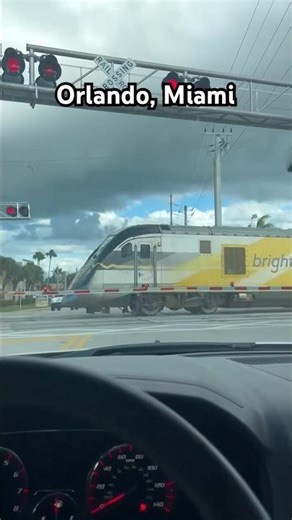 Railway crossing Orlando Miami #train #miami #orlandoflorida #shortvideo