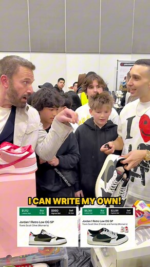 820K views · 1.9K reactions | Ben Affleck wants a sharpie to make his own friends & family Travis Scott sneaker  #sneakers #BenAffleck | Got Sole | Facebook