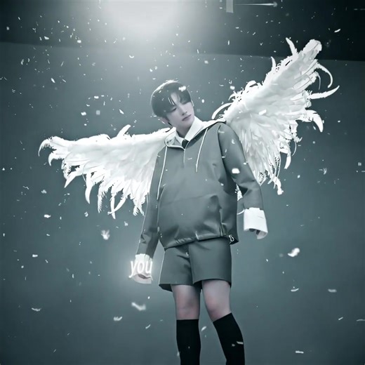 Yuma's Adorable Juggling Attempt Edit